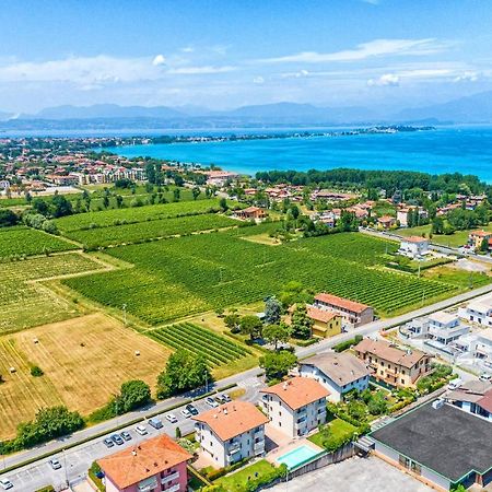 Wolf House - Sirmione Holiday エクステリア 写真