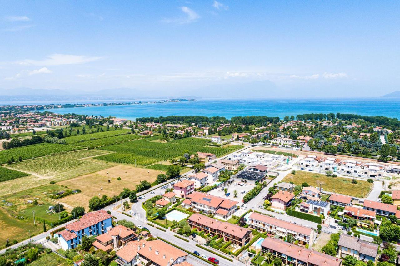 Wolf House - Sirmione Holiday エクステリア 写真