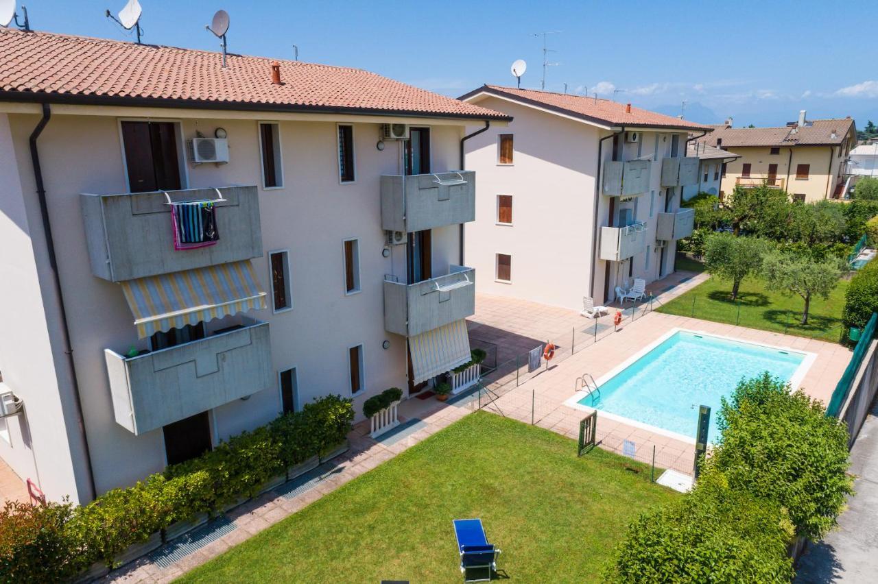 Wolf House - Sirmione Holiday エクステリア 写真