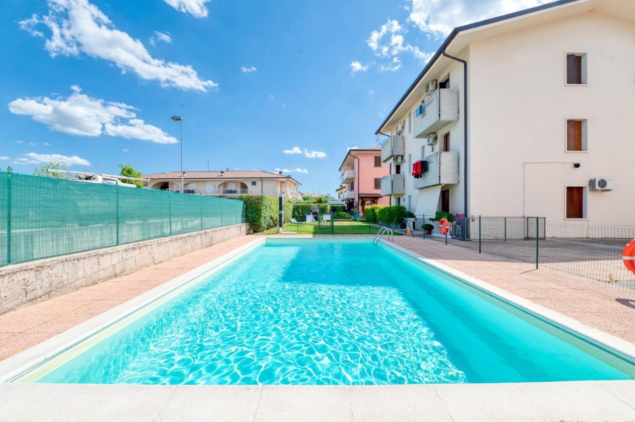 Wolf House - Sirmione Holiday エクステリア 写真