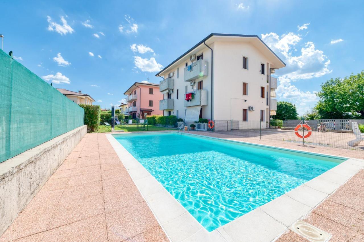 Wolf House - Sirmione Holiday エクステリア 写真