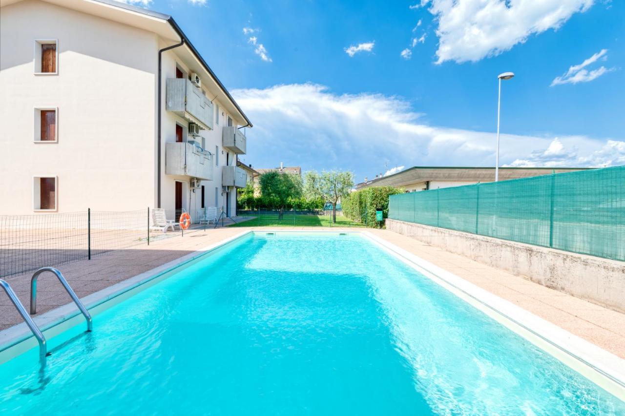 Wolf House - Sirmione Holiday エクステリア 写真